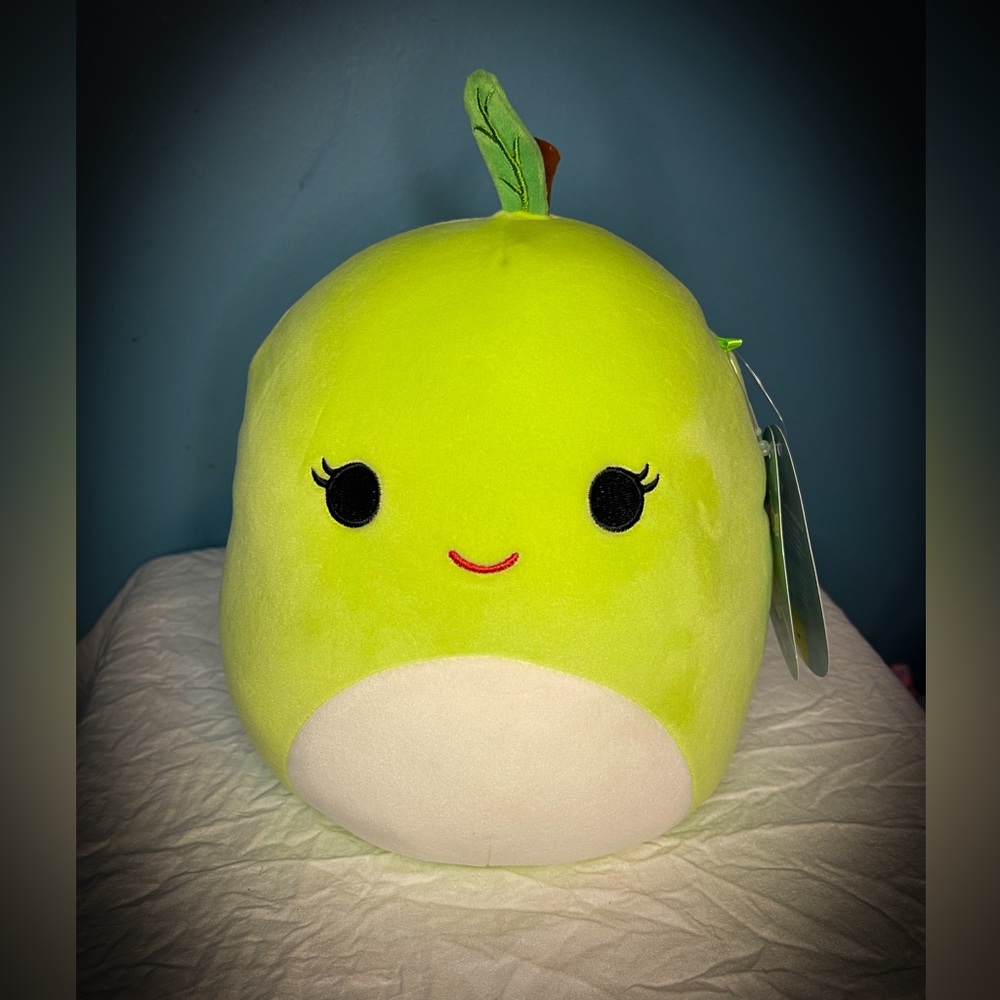 NWT’s Ashley the green apple 8 in Squishmallow